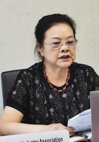 中國通用機械工業(yè)協會會長 黃鸝 中國通用機械工業(yè)協會會長 黃鸝